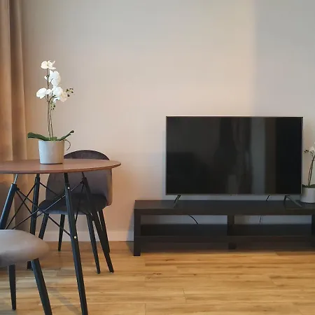 Apartment Ceglana Park -parking W Hali Garazowej- Piekne Nowe Osiedle