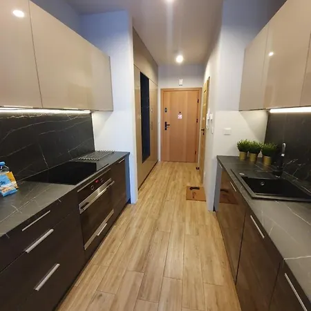 Ceglana Park -parking W Hali Garazowej- Piekne Nowe Osiedle Apartment