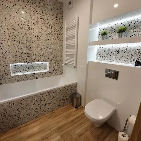 Apartment Ceglana Park -parking W Hali Garazowej- Piekne Nowe Osiedle *