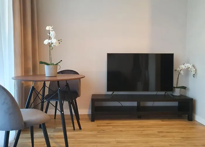 דירה Ceglana Park -parking W Hali Garazowej- Piekne Nowe Osiedle