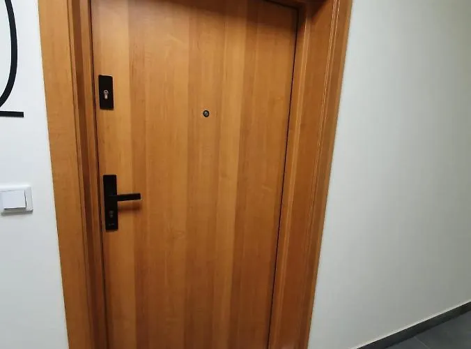 Ceglana Park -parking W Hali Garazowej- Piekne Nowe Osiedle *