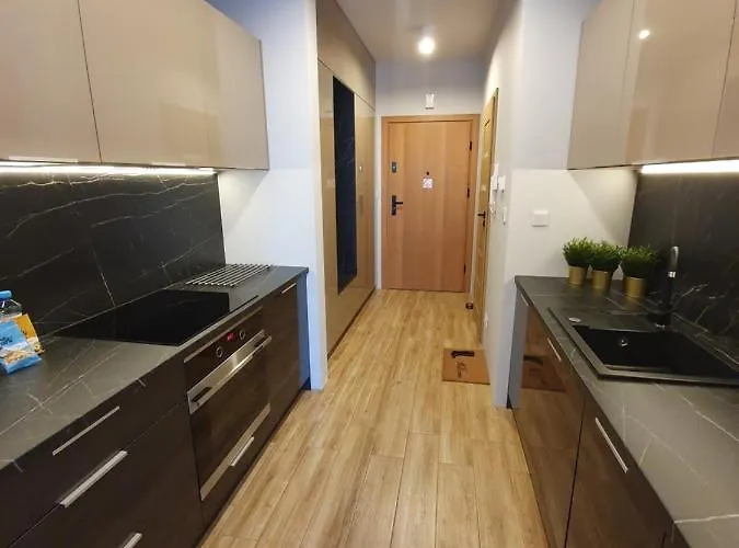 Ceglana Park -parking W Hali Garazowej- Piekne Nowe Osiedle Appartement