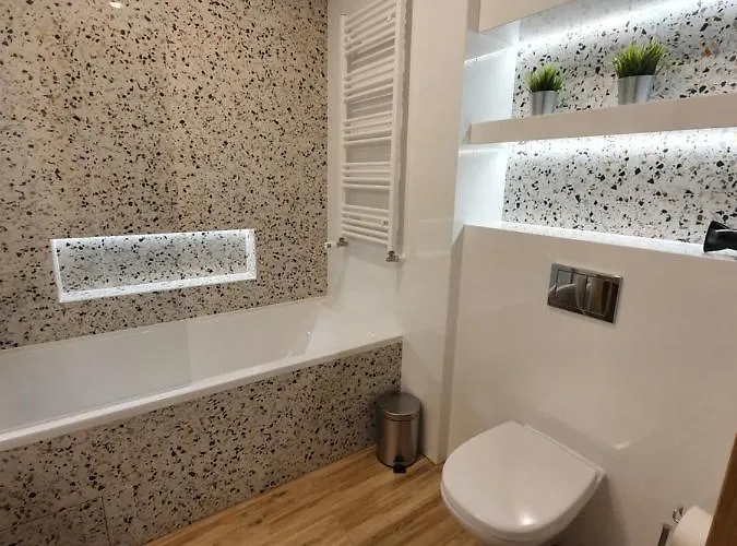 Appartement Ceglana Park -parking W Hali Garazowej- Piekne Nowe Osiedle *